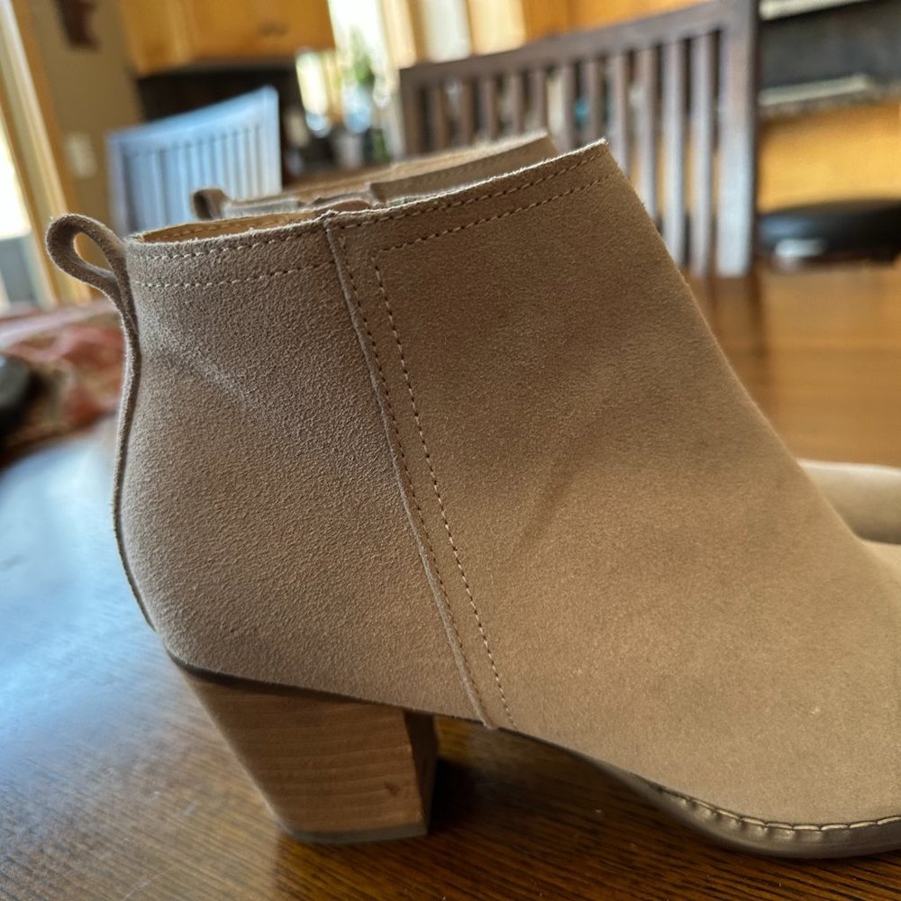 Land's End Harris Suede Ankle Bootie Beige Size 8